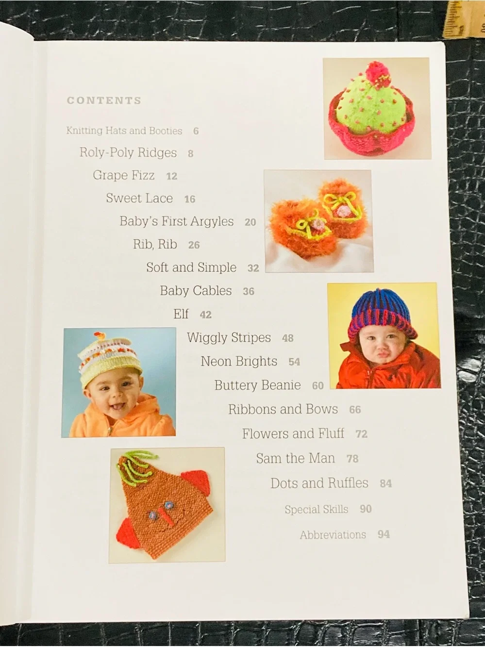 EUC Babyknits Hats & Booties Book